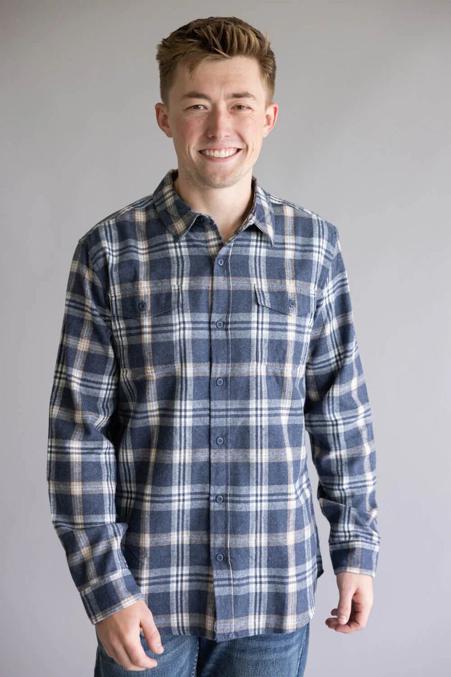 Patagonia Fjord Flannel Button-Up Shirt Men's Large Navy Cream